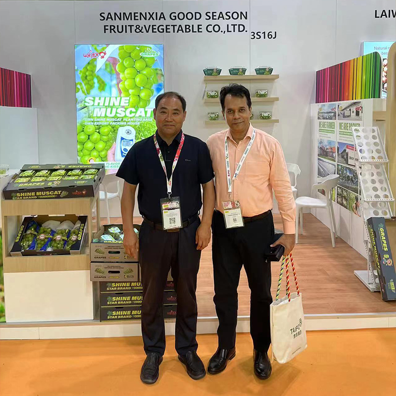 Herm è s from the grape industry appears at the Asian Fruit Exhibition